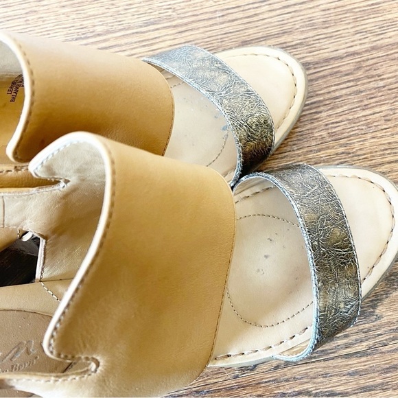 Crown by BORN | Leather Sling Back Metallic Block Heeled Sandals Size 9 - Picture 14 of 15